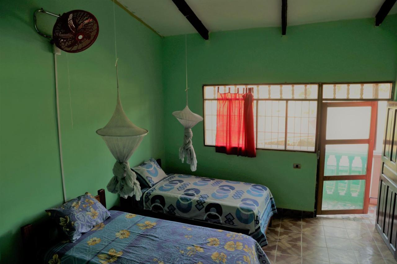 Perezoso Hostel รัวเรนาบาเก ภายนอก รูปภาพ