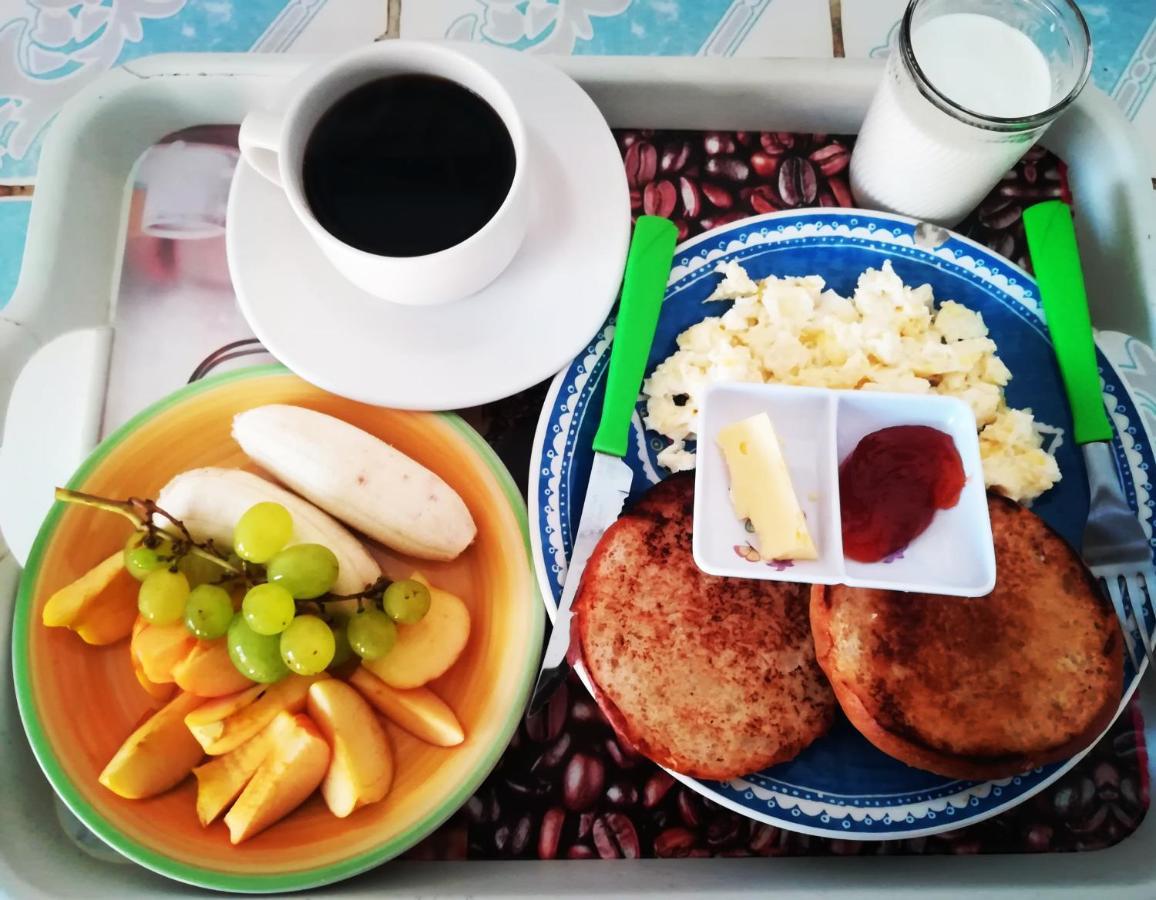 Perezoso Hostel รัวเรนาบาเก ภายนอก รูปภาพ